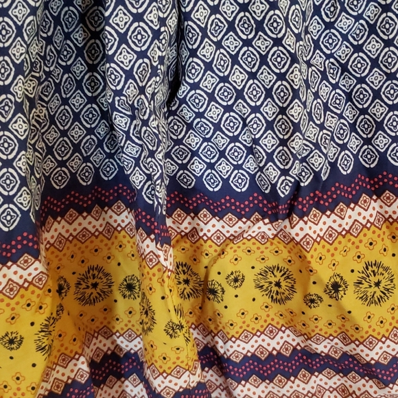 A-Line knee length skirt - Picture 2 of 4